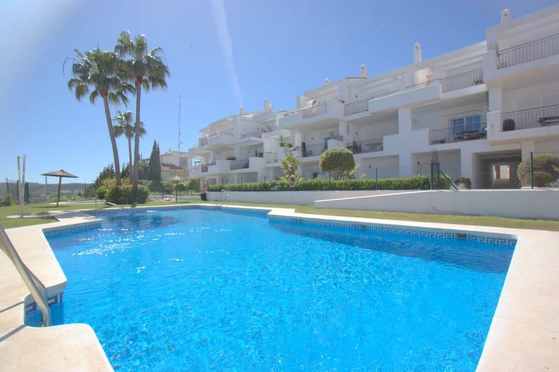 Apartamento de 2 habitaciones en La Duquesa / Puerto de la Duquesa en venta con piscina - 280.000 € (Ref: 10158416)