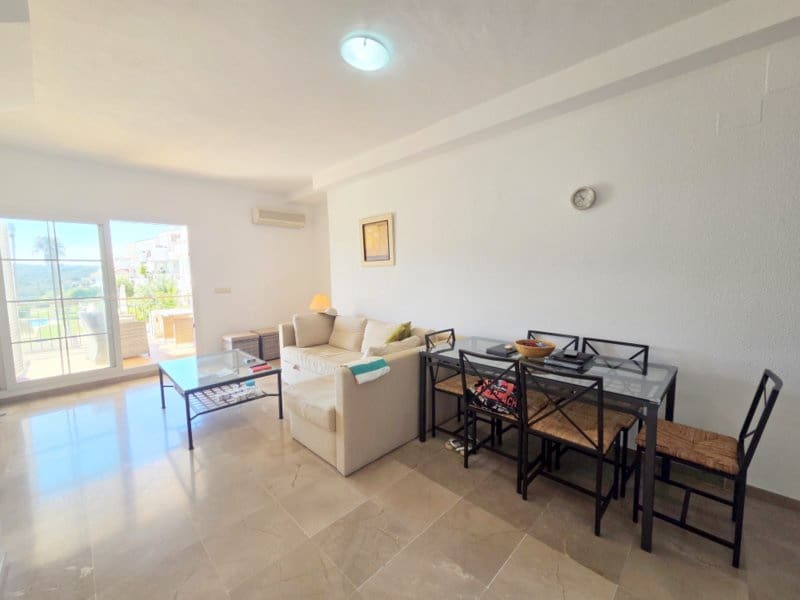 Apartamento de 2 habitaciones en La Duquesa / Puerto de la Duquesa en venta con piscina - 280.000 € (Ref: 10158416)