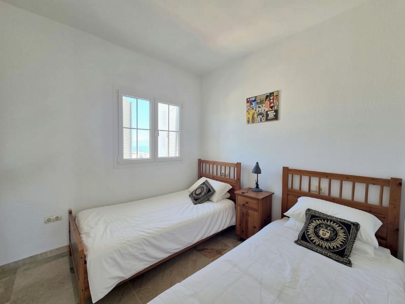 Apartamento de 2 habitaciones en La Duquesa / Puerto de la Duquesa en venta con piscina - 280.000 € (Ref: 10158416)