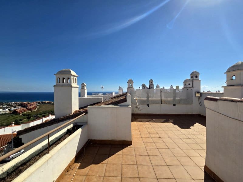 Apartamento de 2 habitaciones en La Duquesa / Puerto de la Duquesa en venta con piscina - 280.000 € (Ref: 10158416)