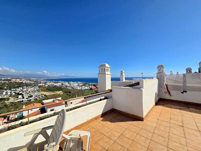 Apartamento de 2 habitaciones en La Duquesa / Puerto de la Duquesa en venta con piscina - 280.000 € (Ref: 10158416)