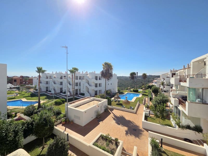 Apartamento de 2 habitaciones en La Duquesa / Puerto de la Duquesa en venta con piscina - 280.000 € (Ref: 10158416)