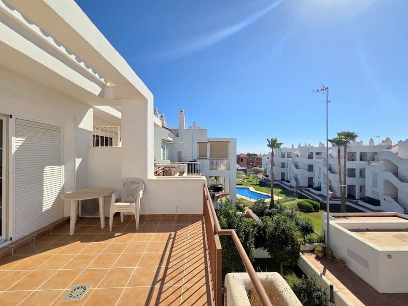 Apartamento de 2 habitaciones en La Duquesa / Puerto de la Duquesa en venta con piscina - 280.000 € (Ref: 10158416)