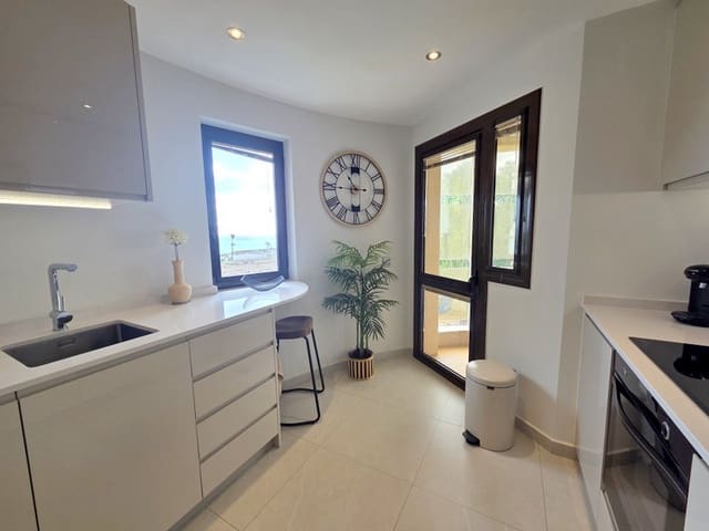 1 sypialnia Apartament na sprzedaż w La Duquesa / Puerto de la Duquesa, Manilva z basenem garażem - 299 950 € (Ref: 10158513)