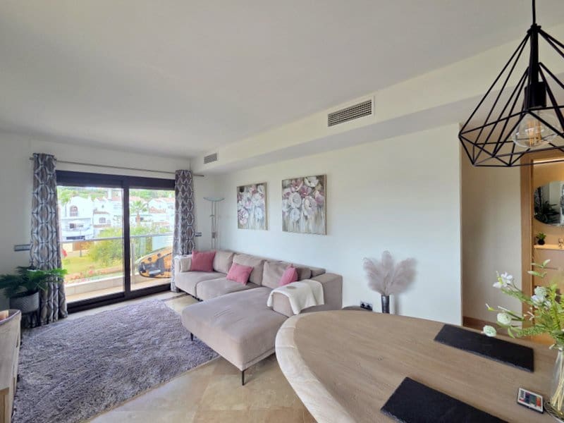 1 sypialnia Apartament na sprzedaż w La Duquesa / Puerto de la Duquesa z basenem garażem - 299 950 € (Ref: 10158513)