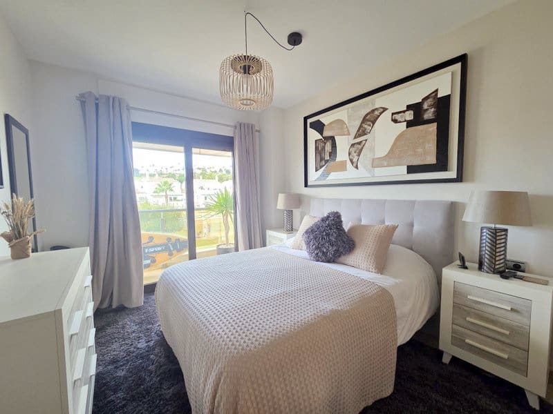 1 sypialnia Apartament na sprzedaż w La Duquesa / Puerto de la Duquesa z basenem garażem - 299 950 € (Ref: 10158513)