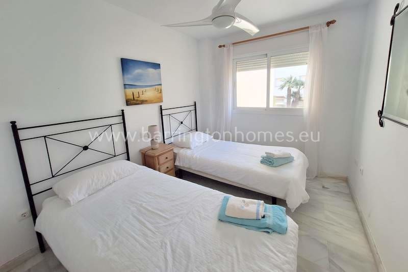 3 sypialnia Penthouse na sprzedaż w Casares z basenem - 325 000 € (Ref: 8886841)