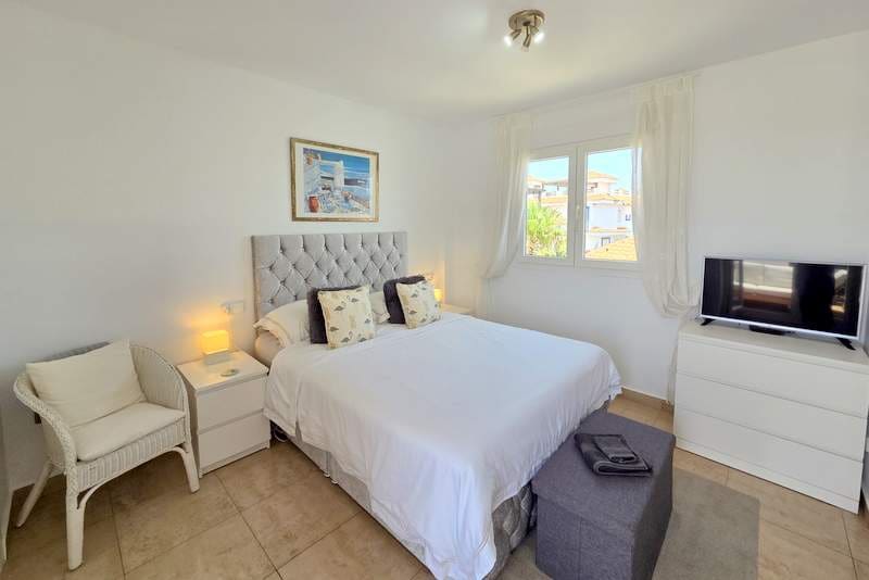 3 soverom Penthouse til salgs i La Duquesa / Puerto de la Duquesa med svømmebasseng garasje - € 295 000 (Ref: 9057988)