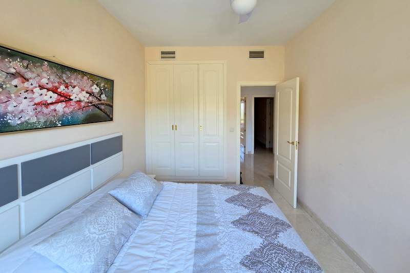 3 chambre Maison de Ville à vendre à Estepona avec piscine garage - 445 000 € (Ref: 9103165)