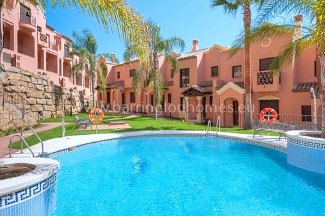 3 chambre Maison de Ville à vendre à Estepona Golf, Estepona avec piscine garage - 445 000 € (Ref: 9103165)