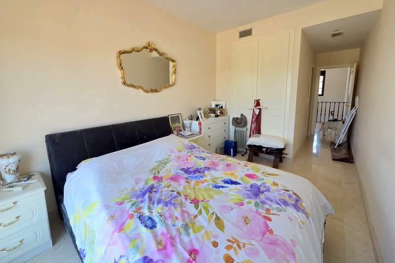 3 chambre Maison de Ville à vendre à Estepona avec piscine garage - 445 000 € (Ref: 9103165)