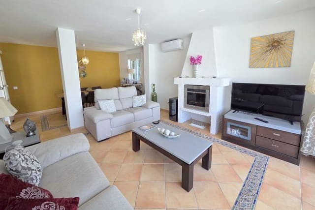 5 chambre Villa/Maison à vendre à La Duquesa / Puerto de la Duquesa, Manilva avec piscine garage - 595 000 € (Ref: 9127487)