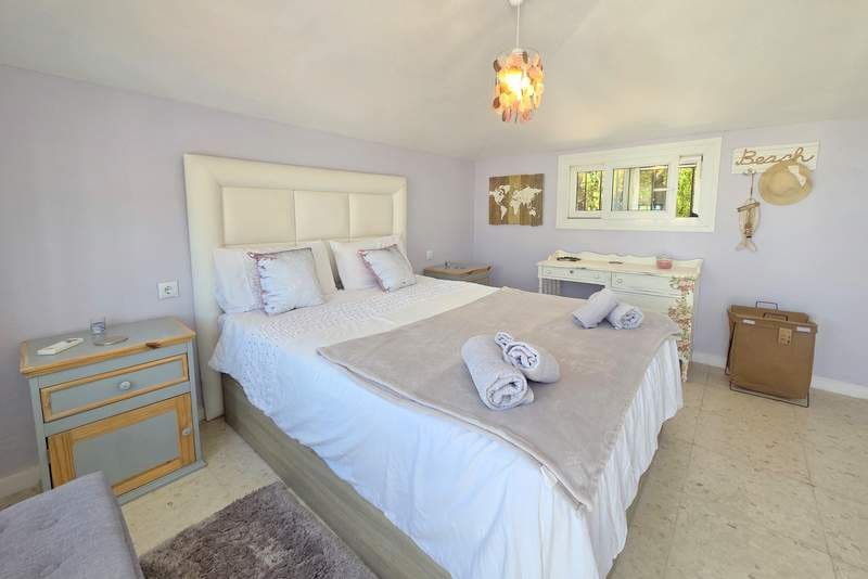 5 chambre Villa/Maison à vendre à La Duquesa / Puerto de la Duquesa avec piscine garage - 595 000 € (Ref: 9127487)