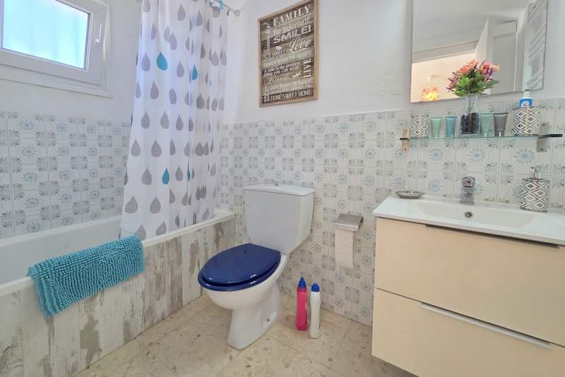 5 chambre Villa/Maison à vendre à La Duquesa / Puerto de la Duquesa avec piscine garage - 595 000 € (Ref: 9127487)