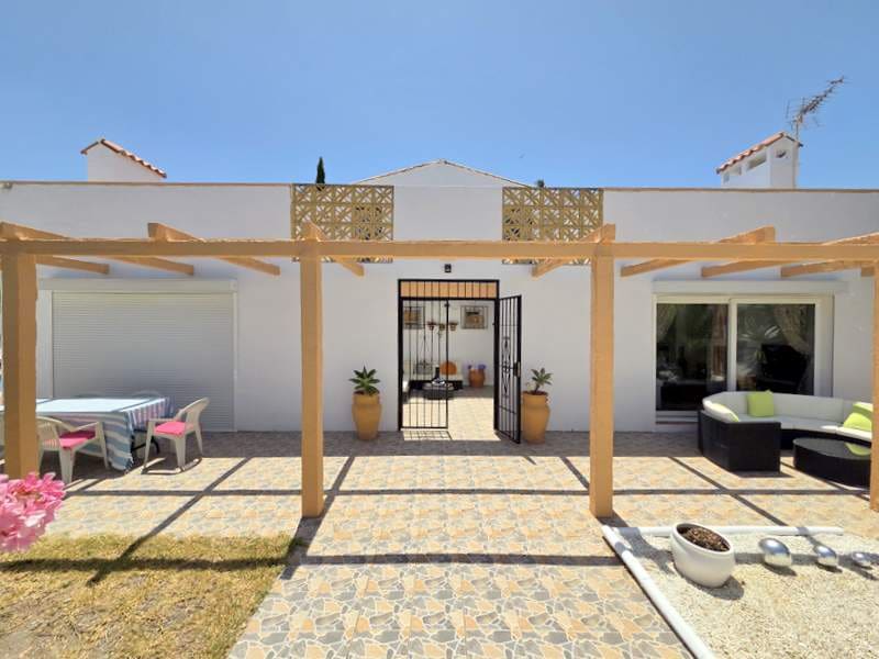 5 chambre Villa/Maison à vendre à La Duquesa / Puerto de la Duquesa avec piscine garage - 595 000 € (Ref: 9127487)