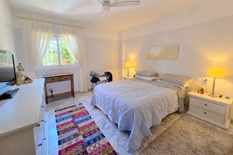 3 soveværelse Lejlighed til salg i La Duquesa / Puerto de la Duquesa med swimmingpool garage - € 369.000 (Ref: 9219035)