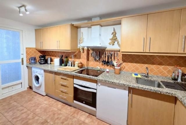 3 quarto Apartamento para venda em La Duquesa / Puerto de la Duquesa, Manilva com piscina garagem - 369 000 € (Ref: 9219035)