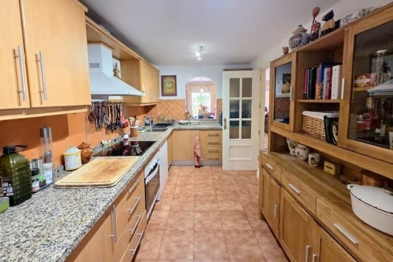 3 soveværelse Lejlighed til salg i La Duquesa / Puerto de la Duquesa med swimmingpool garage - € 369.000 (Ref: 9219035)