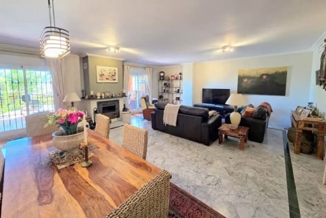 3 quarto Apartamento para venda em La Duquesa / Puerto de la Duquesa, Manilva com piscina garagem - 369 000 € (Ref: 9219035)