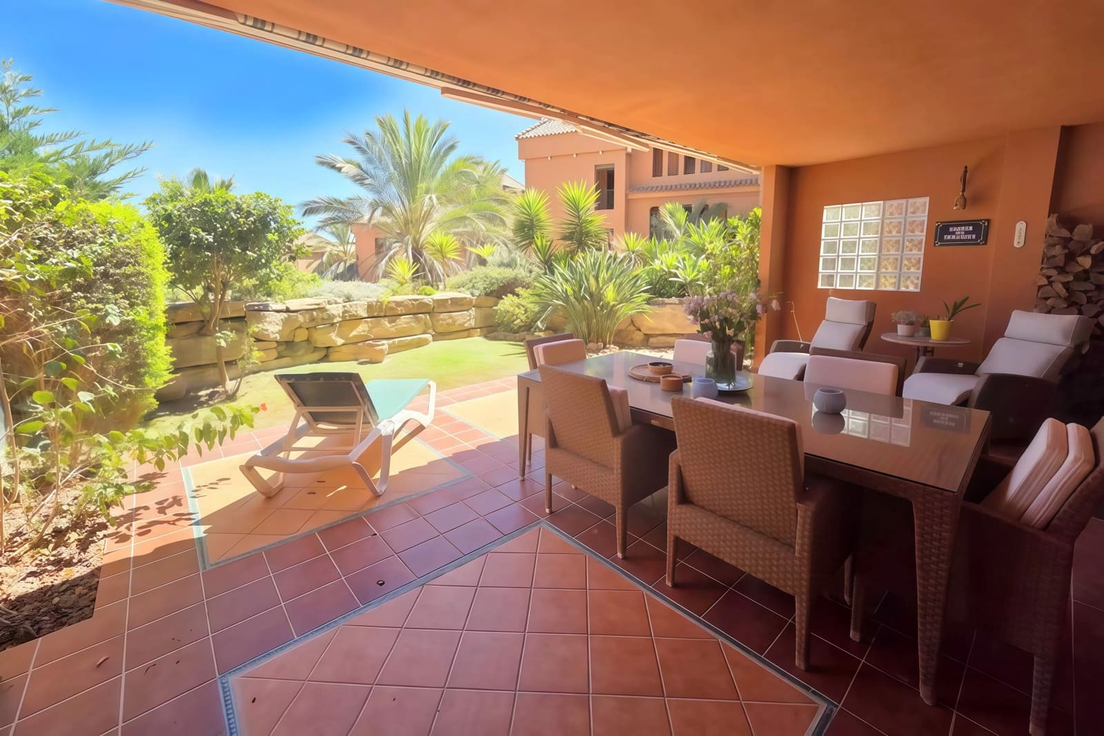 3 soveværelse Lejlighed til salg i La Duquesa / Puerto de la Duquesa med swimmingpool garage - € 369.000 (Ref: 9219035)