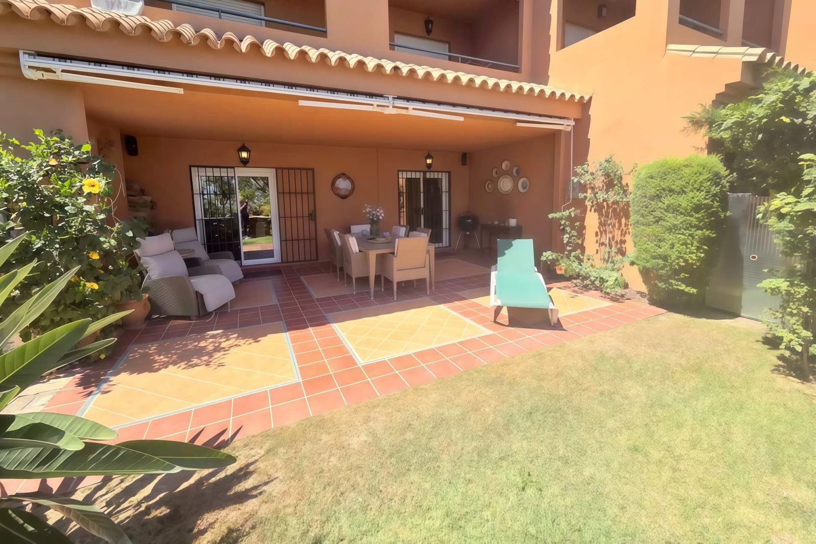 3 soveværelse Lejlighed til salg i La Duquesa / Puerto de la Duquesa med swimmingpool garage - € 369.000 (Ref: 9219035)