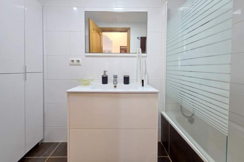 2 makuuhuone Huoneisto myytävänä paikassa San Luis de Sabinillas mukana uima-altaan 
autotalli - 269 000 € (Ref: 9237851)