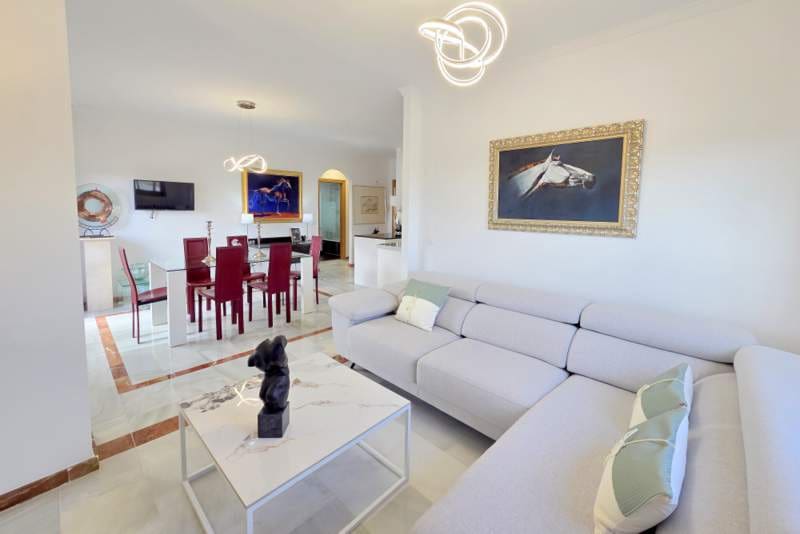 2 makuuhuone Huoneisto myytävänä paikassa San Luis de Sabinillas mukana uima-altaan 
autotalli - 269 000 € (Ref: 9237851)