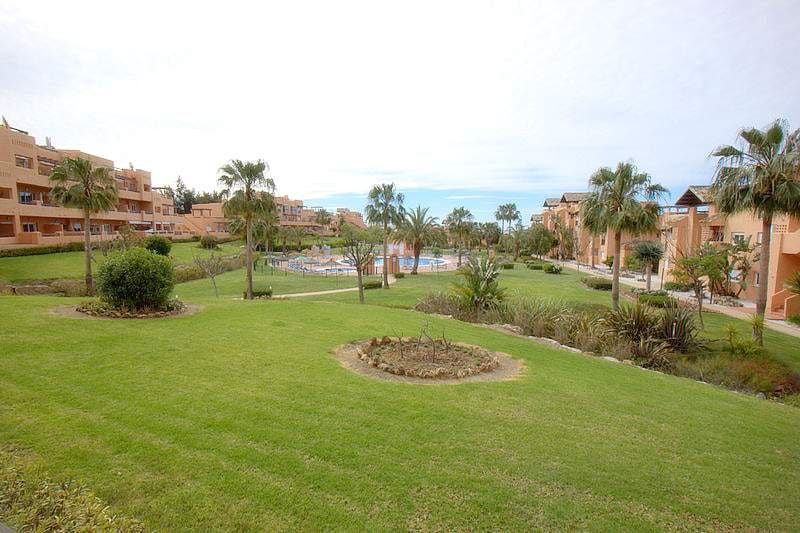 2 bedroom Apartment for sale in Casares with pool - € 249,000 (Ref: 9325201)