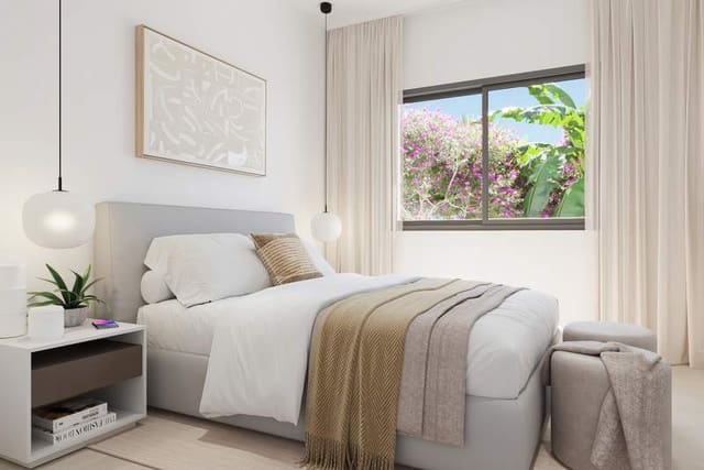 Apartamento de 2 habitaciones en Estepona Golf, Estepona en venta con piscina - 745.000 € (Ref: 9369249)