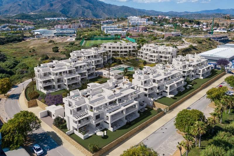 2 bedroom Apartment for sale in Estepona with pool - € 745,000 (Ref: 9369249)