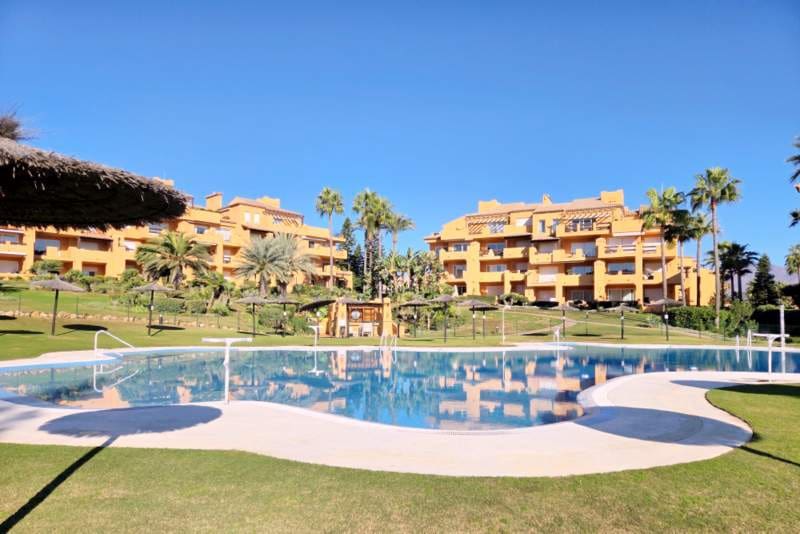 Apartamento Playa de 3 habitaciones en La Duquesa / Puerto de la Duquesa en venta con piscina - 595.000 € (Ref: 9399806)