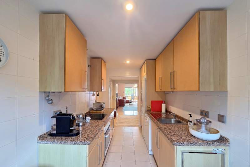 Apartamento Playa de 3 habitaciones en La Duquesa / Puerto de la Duquesa en venta con piscina - 595.000 € (Ref: 9399806)