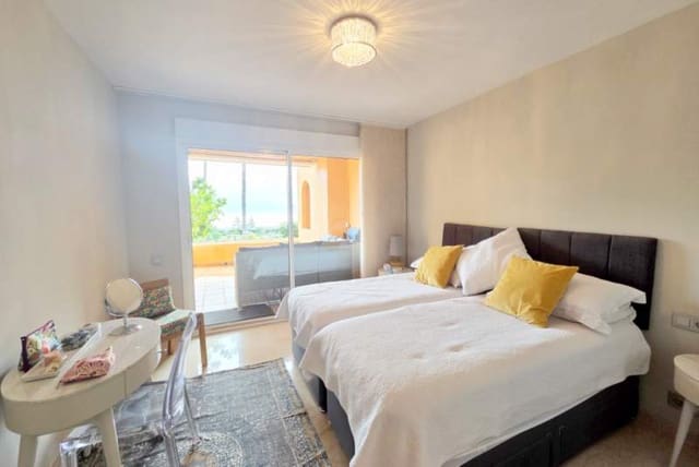 Apartamento Playa de 3 habitaciones en La Duquesa / Puerto de la Duquesa, Manilva en venta con piscina - 595.000 € (Ref: 9399806)