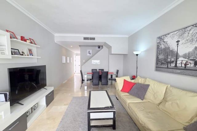 2 bedroom Apartment for sale in La Duquesa / Puerto de la Duquesa, Manilva with pool - € 295,000 (Ref: 9495490)