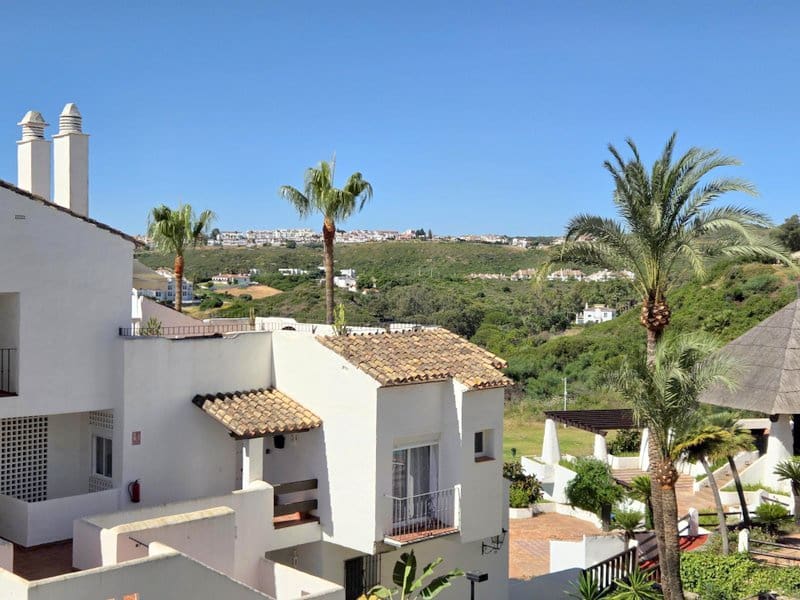 2 soverom Leilighet til salgs i La Duquesa / Puerto de la Duquesa med svømmebasseng garasje - € 285 000 (Ref: 9495490)
