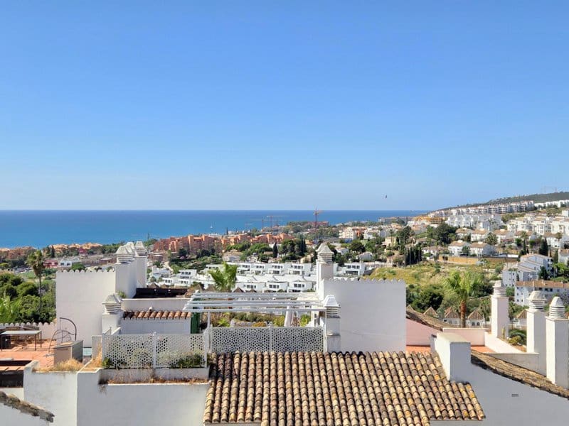 2 soverom Leilighet til salgs i La Duquesa / Puerto de la Duquesa med svømmebasseng garasje - € 285 000 (Ref: 9495490)