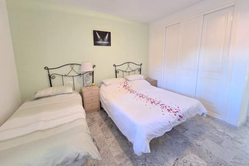 2 bedroom Apartment for sale in Manilva with pool garage - € 280,000 (Ref: 9495494)