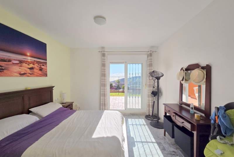 2 bedroom Apartment for sale in Manilva with pool garage - € 280,000 (Ref: 9495494)