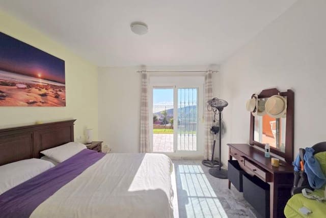 2 makuuhuone Huoneisto myytävänä paikassa Alcorrín, Manilva mukana uima-altaan 
autotalli - 280 000 € (Ref: 9495494)