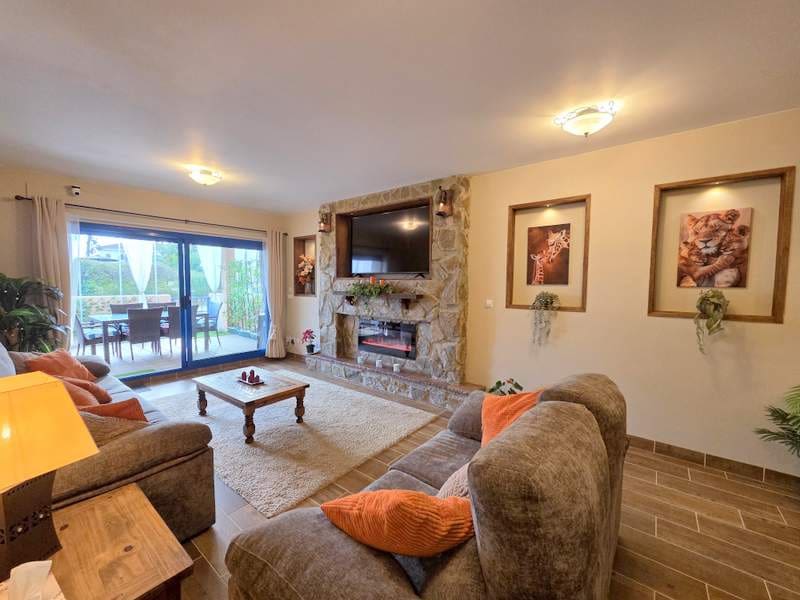 2 Zimmer Apartment zu verkaufen in La Duquesa / Puerto de la Duquesa mit Pool Garage - 369.000 € (Ref: 9516317)