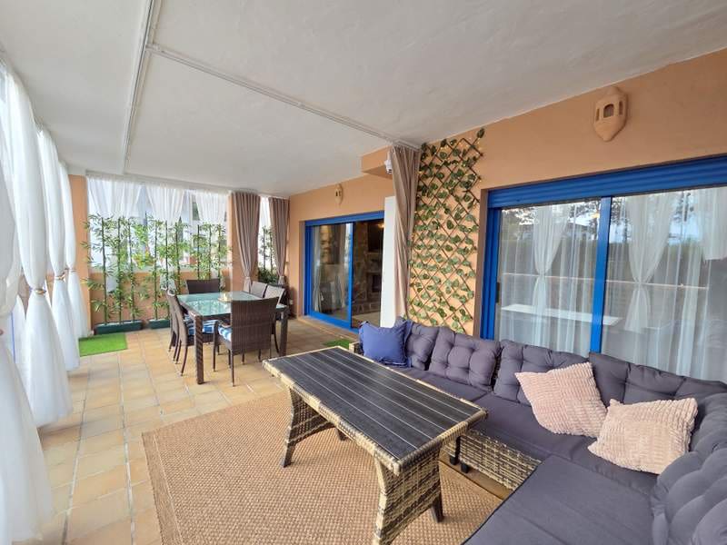 2 Zimmer Apartment zu verkaufen in La Duquesa / Puerto de la Duquesa mit Pool Garage - 369.000 € (Ref: 9516317)