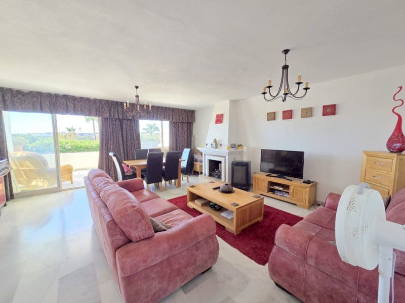 3 sovrum Hus till salu i La Duquesa / Puerto de la Duquesa med pool - 395 000 € (Ref: 9687460)