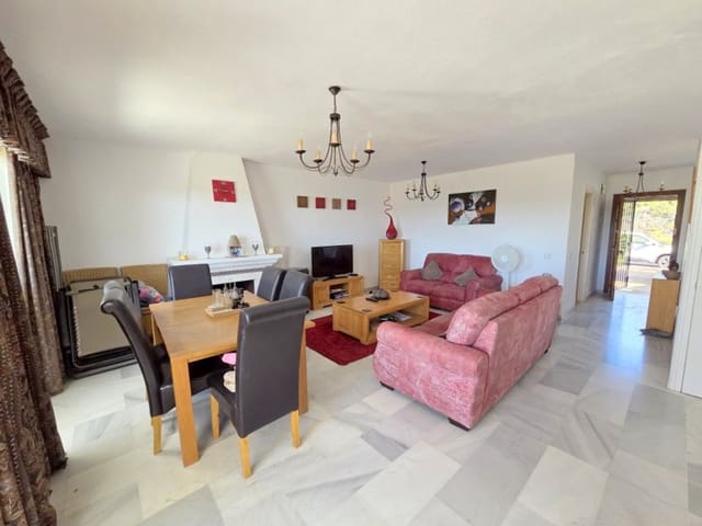 3 sovrum Hus till salu i La Duquesa / Puerto de la Duquesa, Manilva med pool - 395 000 € (Ref: 9687460)