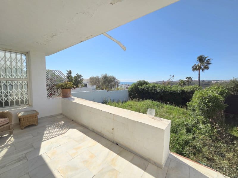 3 sovrum Hus till salu i La Duquesa / Puerto de la Duquesa med pool - 395 000 € (Ref: 9687460)