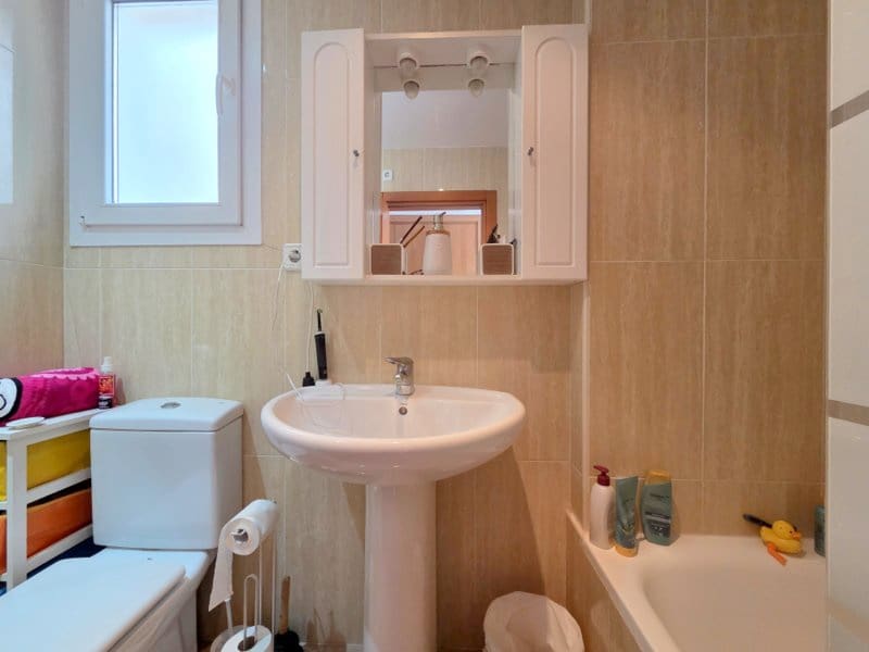 2 sypialnia Apartament na sprzedaż w La Duquesa / Puerto de la Duquesa z basenem garażem - 265 000 € (Ref: 9761019)