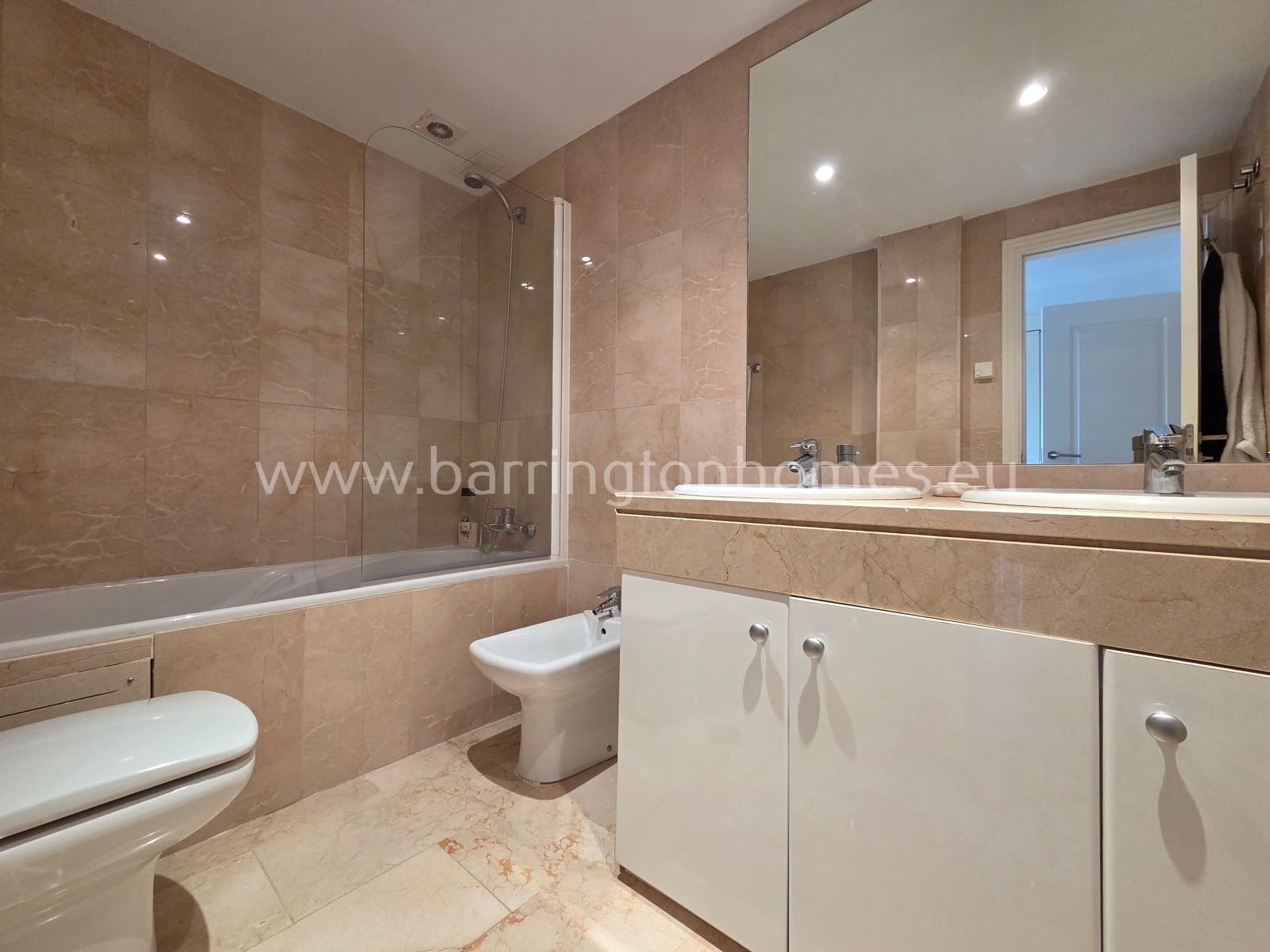 Apartamento de 3 habitaciones en Casares en venta con piscina garaje - 415.000 € (Ref: 9793373)