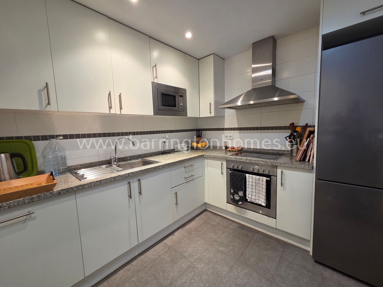 Apartamento de 3 habitaciones en Casares en venta con piscina garaje - 415.000 € (Ref: 9793373)