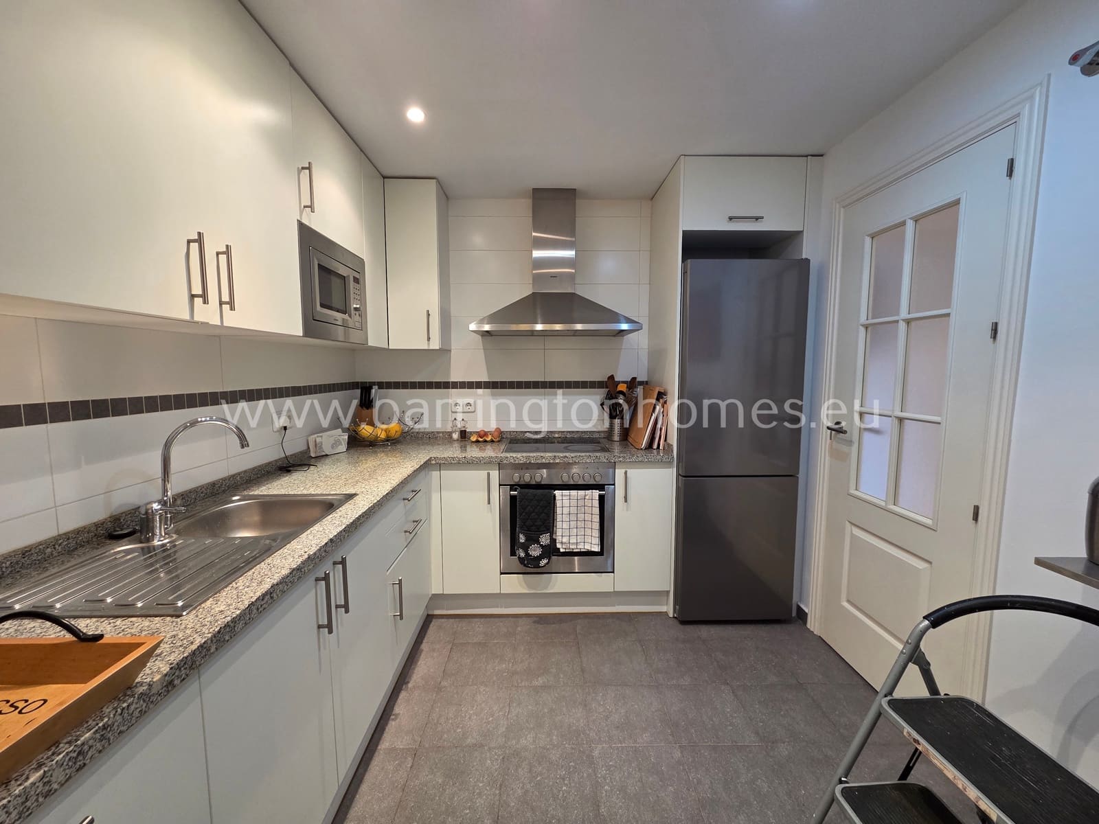 Apartamento de 3 habitaciones en Casares en venta con piscina garaje - 415.000 € (Ref: 9793373)