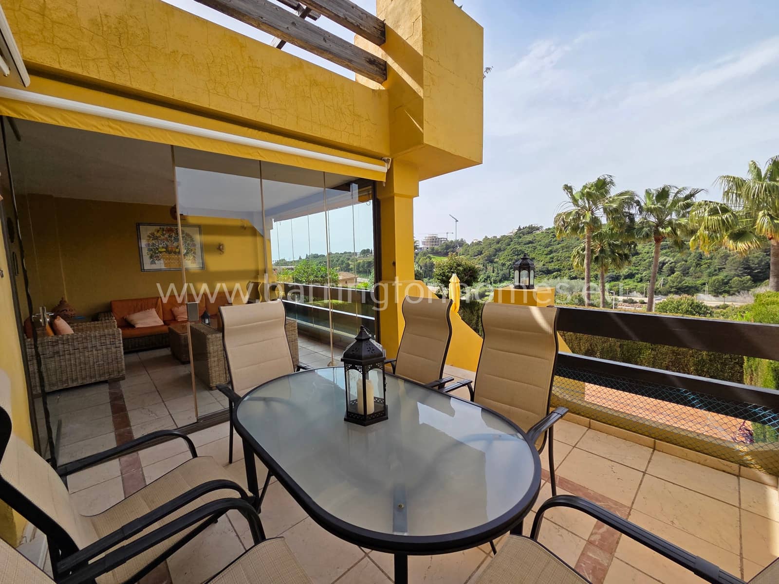 Apartamento de 3 habitaciones en Casares en venta con piscina garaje - 415.000 € (Ref: 9793373)