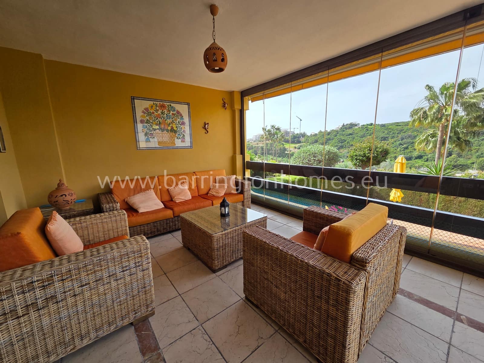 Apartamento de 3 habitaciones en Casares en venta con piscina garaje - 415.000 € (Ref: 9793373)